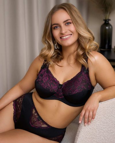 Plaisir Lingerie Beate UW Soft Full Cup -rintaliivit Black & Merlot Kaarituettu, toppaamaton, joustopitsinen täyskuppiliivi. 80-110 D-H 619431-32/MRL