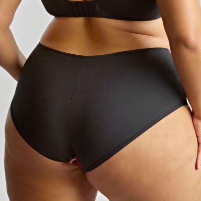 Sculptresse by Panache Bliss Deep Brief -alushousut Rose Print Alushousut avarilla jalanteillä ja braziliantyylisellä leikkauksella. L/40 - 5XL/50 10682A-ROSE