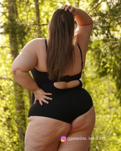 Curvy Kate Zip Tide NW Multiway -uimapuku Black Kaaritueton kokouimapuku E-L-kupille. S/36-38 - 2XL/52-54 CS-035606-BLK