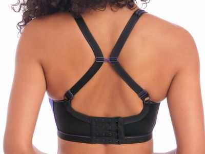 Freya Active Epic UW Crop Top -urheilurintaliivit Electric Black Kaarituettu topattu, sisäkupeistaan saumaton urheiluliivi, jossa muunneltavat olkaimet. 65-90 D-K AA4004-ELB