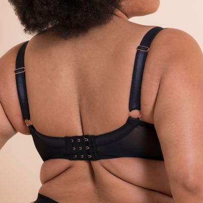 Scantilly by Curvy Kate Harnessed Padded Half Cup -rintaliivit Black Pleather Kaarituettu, kevyesti topattu, keinonahkainen puolikuppi balconette . 65-85, E-L ST-008105-BLK