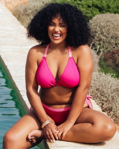 Curvy Kate Ibiza String Bikini Brief -narubikinihousut - Pink Klassisen malliset bikinihousut ns. bikini brief -leikkauksella. M/38-40 - XL/46-48 CS047502-PIN