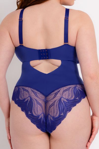 Scantilly by Curvy Kate Indulgence in Lace -pitsibody Ultraviolet Kaaritueton body säädettävillä olkaimilla E-L-kuppikolle 36-54 ST-010-704-ULTRAV