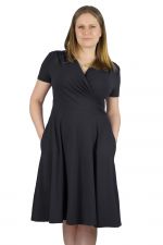Koperta-mekko lyhythihainen Simple Black