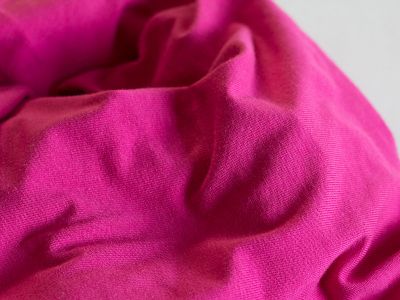 Urkye Koperta-mekko lyhythihainen Rose Violet Lyhythihainen, liehuvahelmainen neulosmekko taskuilla 36-50 1/2 & 2/3 SU-031-ROZ-SS22