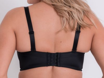 Curvy Kate Luxe *updated* olkaimettomat/multiway-rintaliivit Jet Black Kaarituettu, kevyesti topattu olkaimeton/multiwayliivi. 65-90 D-M CK2601-JEB