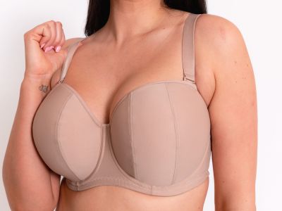 Curvy Kate Luxe *updated* olkaimettomat/multiway-rintaliivit Latte Kaarituettu, kevyesti topattu olkaimeton/multiwayliivi. 65-90 D-M CK2601-LAT