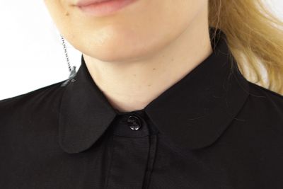 Urkye Minimal pitkähihainen paitapusero musta Muotoonommeltu ja vartalonmyötäinen pitkähihainen paitapusero 36-46 1/2 ja 2/3 KO-006-CZA-2021