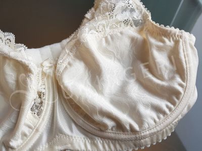 Miss Mary Jacquard Wave kaarituelliset rintaliivit shampanja Kaaritueton kokokuppinen liivi leveillä olkaimilla. 75-105 D-G MM-2452-CHA