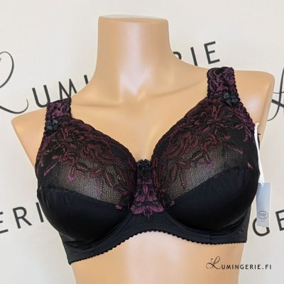 Plaisir Lingerie Beate UW Soft Full Cup -rintaliivit Black & Merlot Kaarituettu, toppaamaton, joustopitsinen täyskuppiliivi. 80-110 D-H 619431-32/MRL