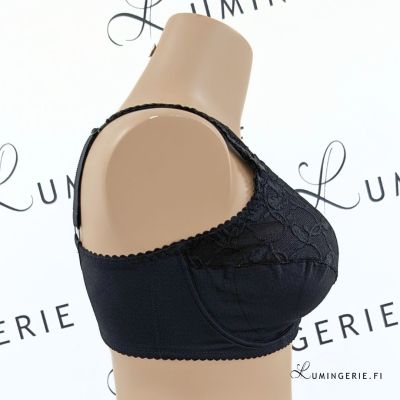 Plaisir Lingerie Beate UW Soft Full Cup -rintaliivit Black Kaarituettu, toppaamaton, joustopitsinen täyskuppiliivi. 80-110, D-I 619431-1/BLK