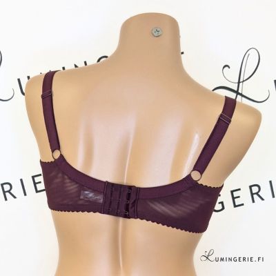 Plaisir Lingerie Lush UW -pitsirintaliivit Burgundy Kaarituettu, toppaamaton joustopitsiliivi. 75-100, D-H 41621-33/BUR