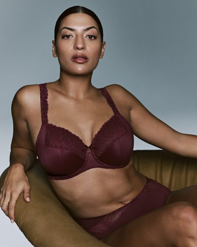 Primadonna Salerno UW Full Cup -rintaliivit - Evening Red Kaarituettu, toppaamaton täyskuppinen liivi sivutuella. 70-110, D-M 01635-30/35-EVR