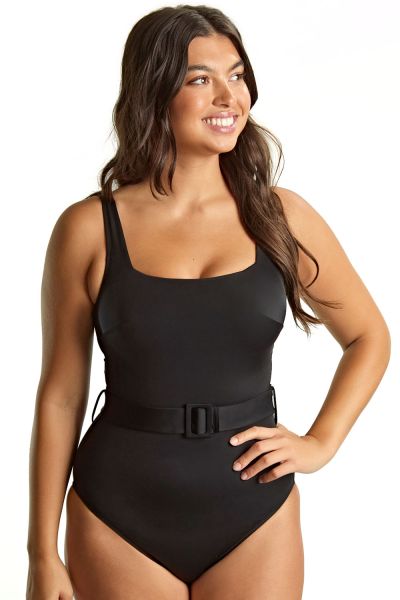 Panache Swimwear Signature UW Square Neck -uimapuku Black Kaarituettu uimapuku piilotetuilla kaarituilla ja saumattomilla kupeilla. 65-85, D-K SW1750B-BLK