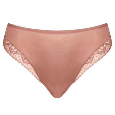 Curvy Kate Spotlight Full Brief -alushousut Latte Normaalivyötäröinen housu hieman kevennetyllä takaosalla. S/34-36 - 2XL/50 CK115220-LAE