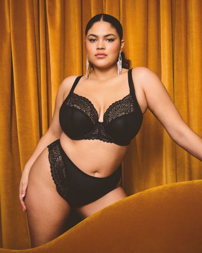Elomi Tiernie UW Stretch Plunge -rintaliivit - Black Kaarituettu, kokokuppinen ja toppaamaton plunge-liivi joustopitsisellä kupin reunalla. 70-100, E-O EL303334-BLK