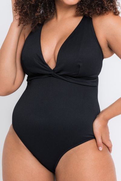 Curvy Kate Twist & Shout NW Plunge -uimapuku Black Kaaritueton, kuppikokomitoitettu kokouimapuku 65-90 E/F - M/N CS-024-606-BLK