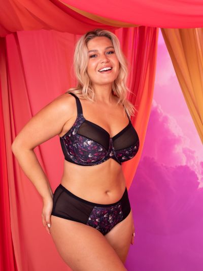 Curvy Kate Wonderfully Full Cup -rintaliivit Black Floral Kaarituettu, toppaamaton täyskuppinen liivi. 70-105, E-O CK-061-102-BFL