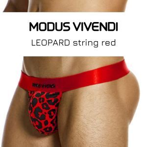Modus Vivendin kirkkaanpunaiset leopardikuosiset stringit